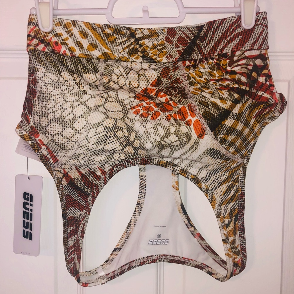 Guess sports bra (M) - Picture 1 of 5